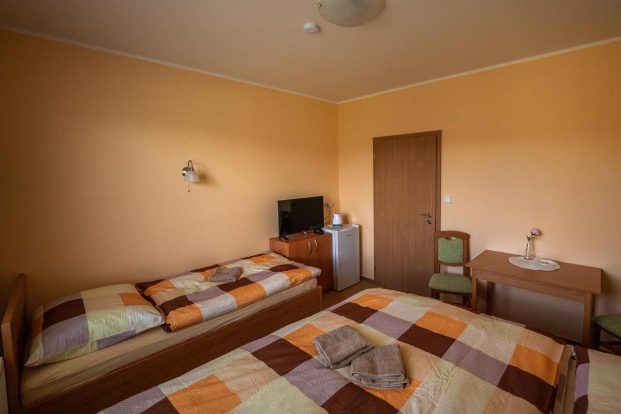 Pension V lukách Dlouhá Ves Esterno foto